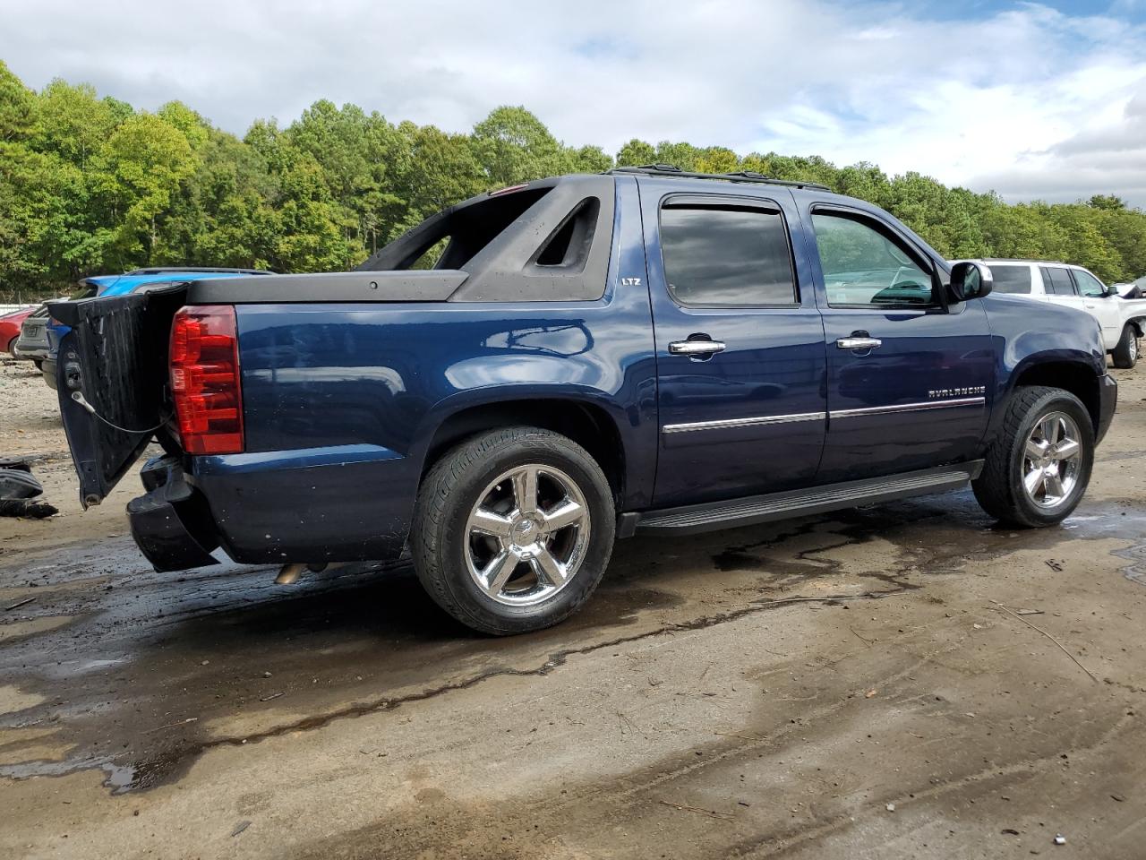 2011 Chevrolet Avalanche Ltz VIN: 3GNMCGE05BG288582 Lot: 71573544