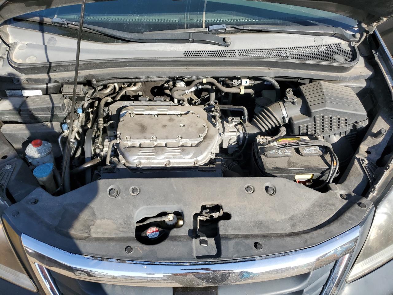 2010 Honda Odyssey - Image 12