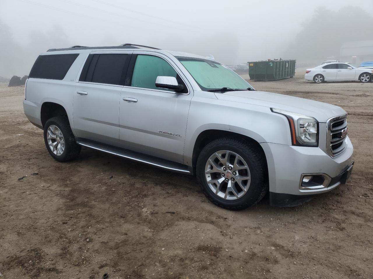 2016 GMC Yukon - Image 4