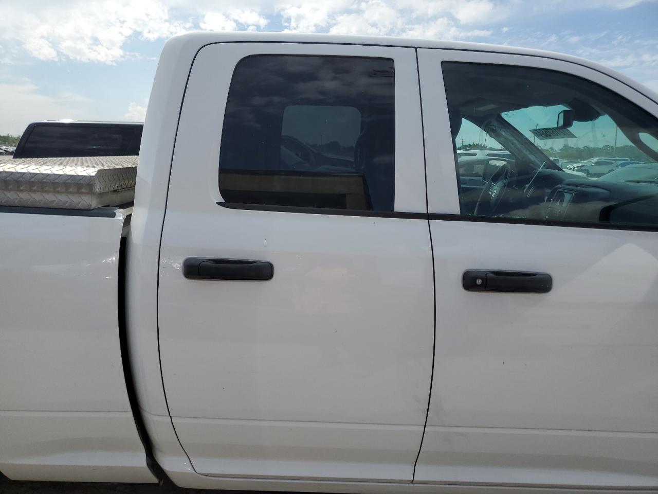 1C6RR6FG9JS252038 2018 Ram 1500 St