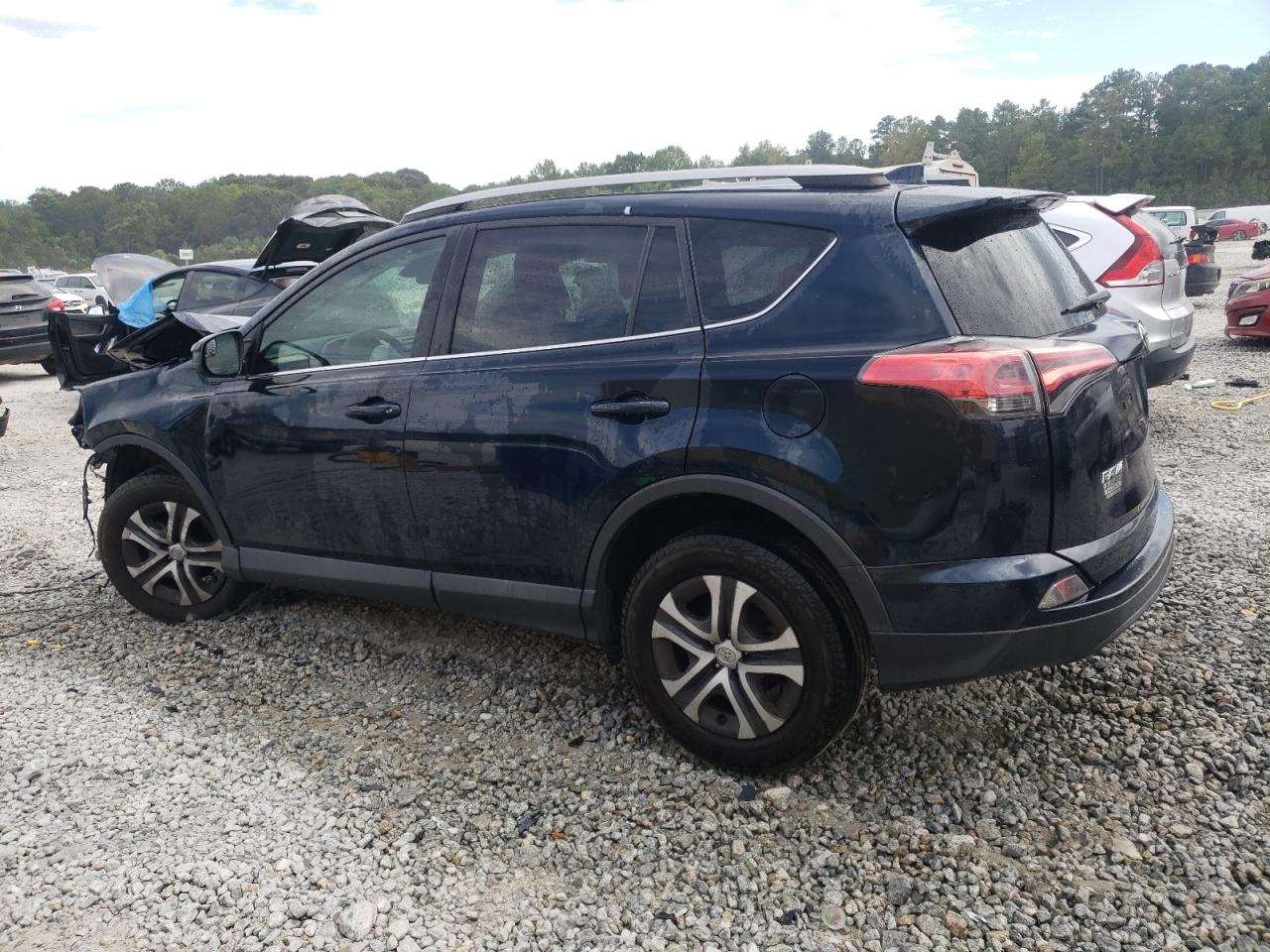 2T3ZFREV1HW331773 2017 TOYOTA RAV 4 - Image 2