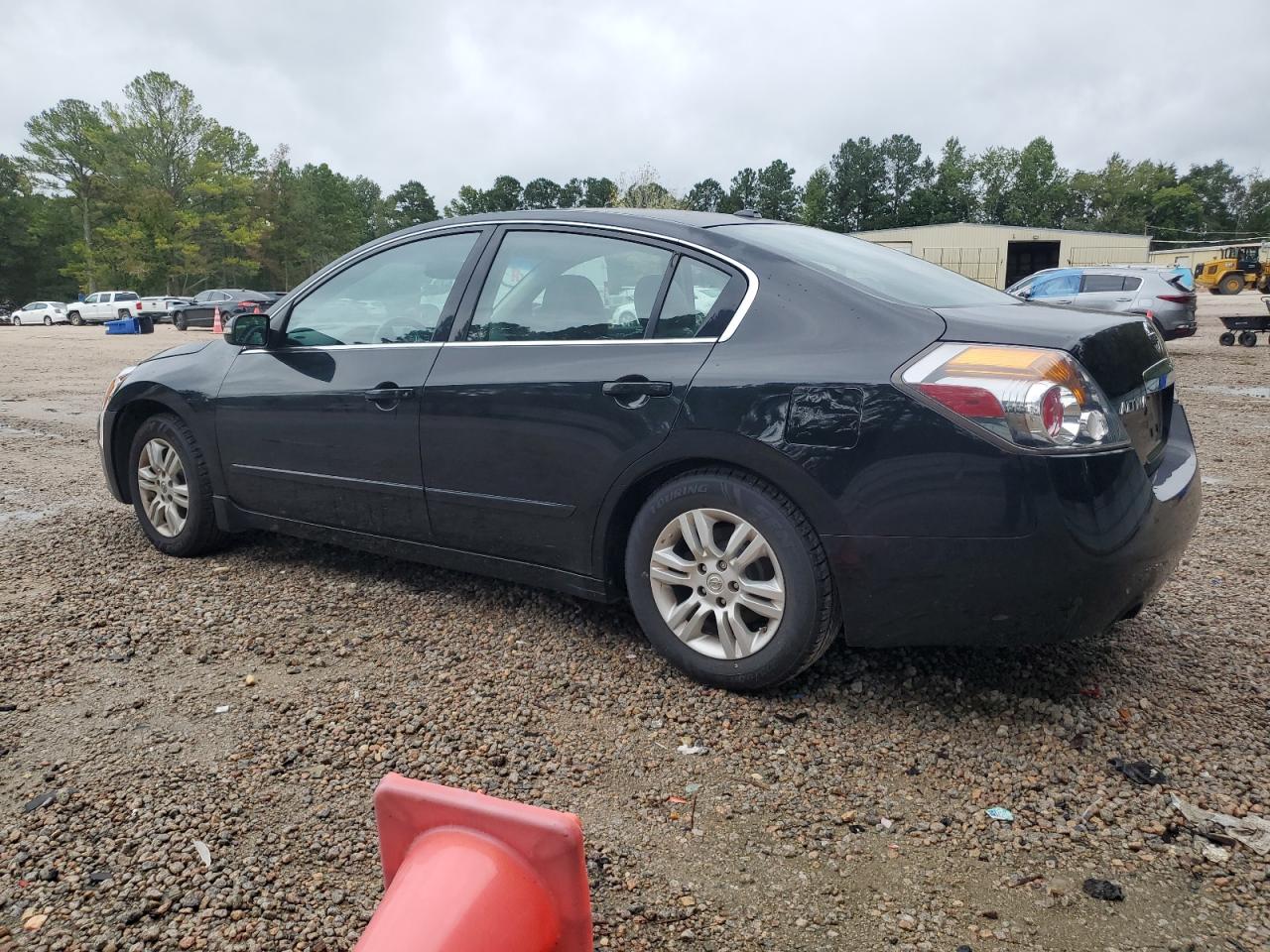 2011 Nissan Altima - Image 2