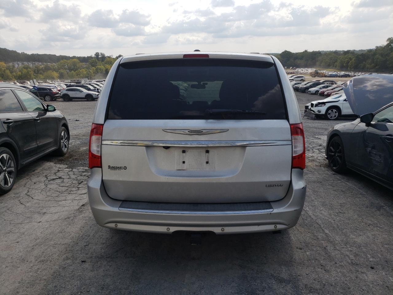 2A4RR6DGXBR698448 2011 Chrysler Town & Country Limited