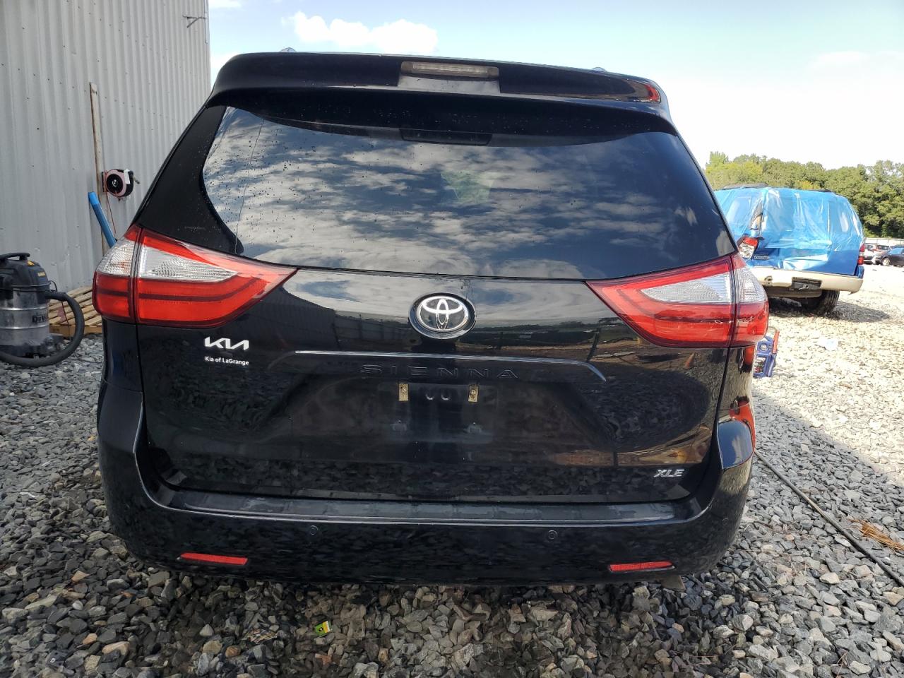 5TDYK3DC9FS653001 2015 Toyota Sienna Xle