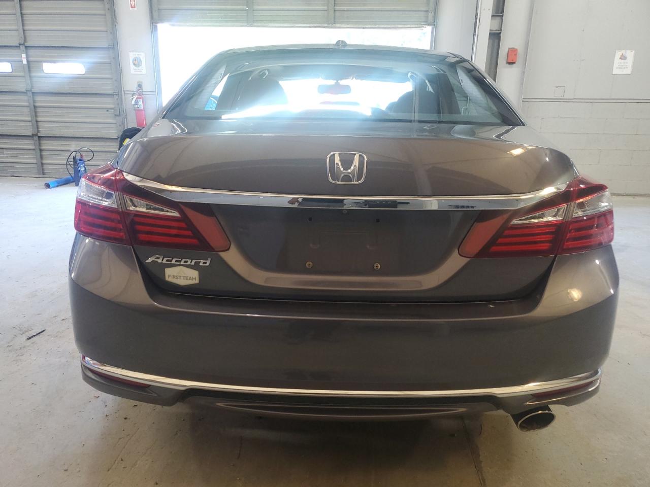 1HGCR2F88HA214950 2017 Honda Accord Exl