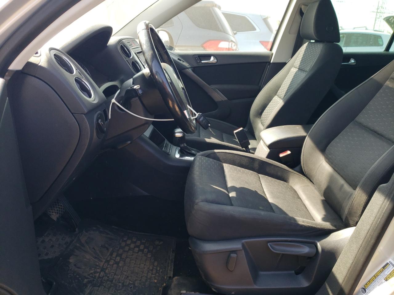 WVGBV75N79W507829 2009 Volkswagen Tiguan Se