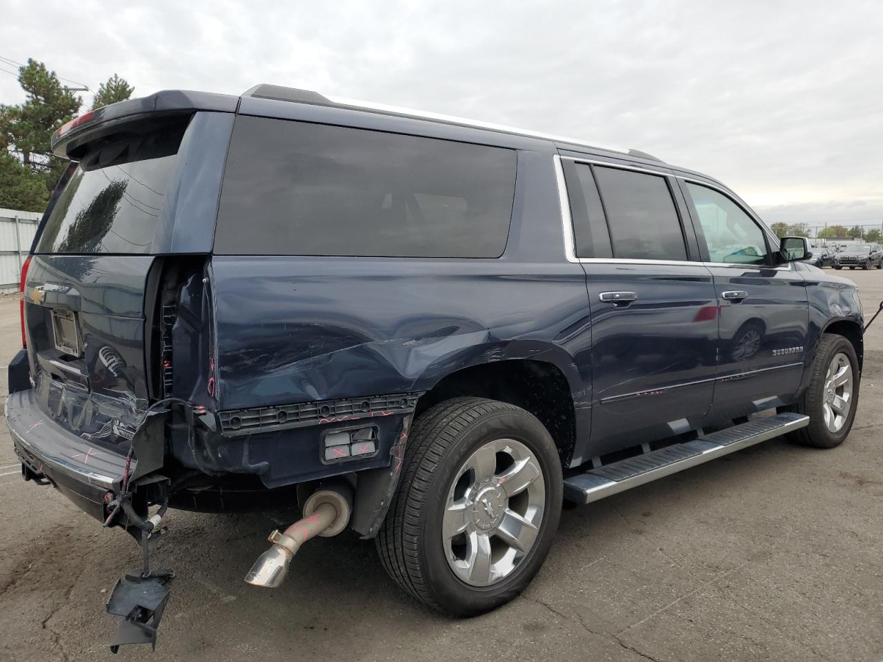 2017 Chevrolet Suburban - Image 3