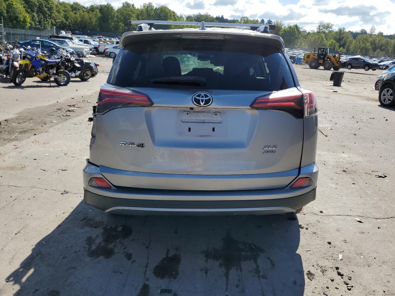 2017 Toyota Rav4 Xle VIN: 2T3RFREV0HW570487 Lot: 69990664