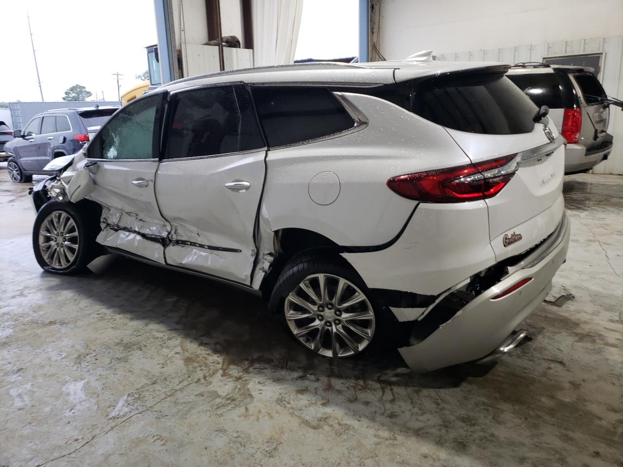 5GAERCKW2KJ134571 2019 BUICK ENCLAVE - Image 2