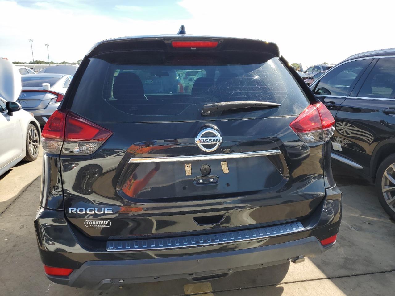 2018 Nissan Rogue S VIN: 5N1AT2MT4JC765199 Lot: 73663014