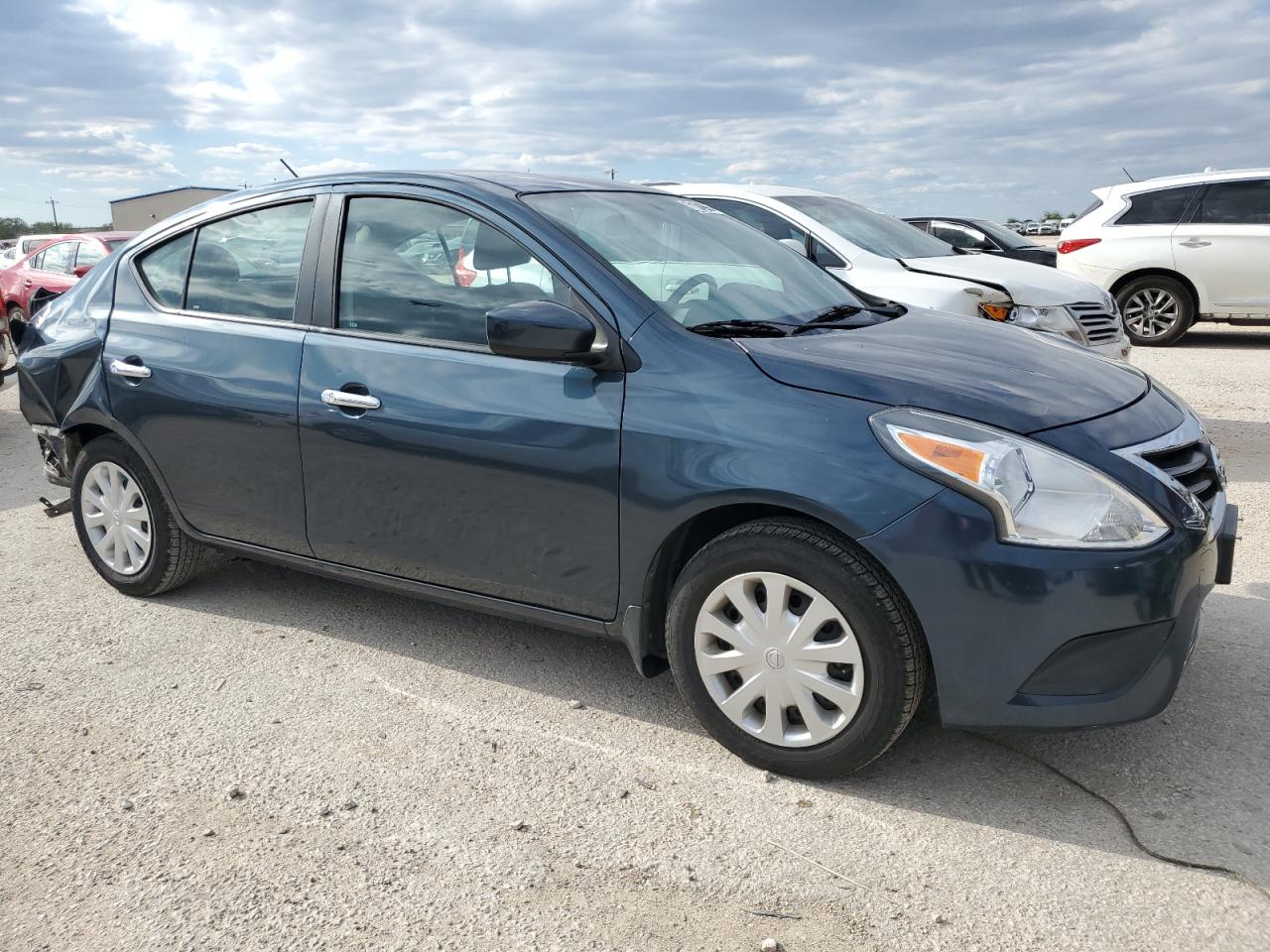 2017 Nissan Versa - Image 4