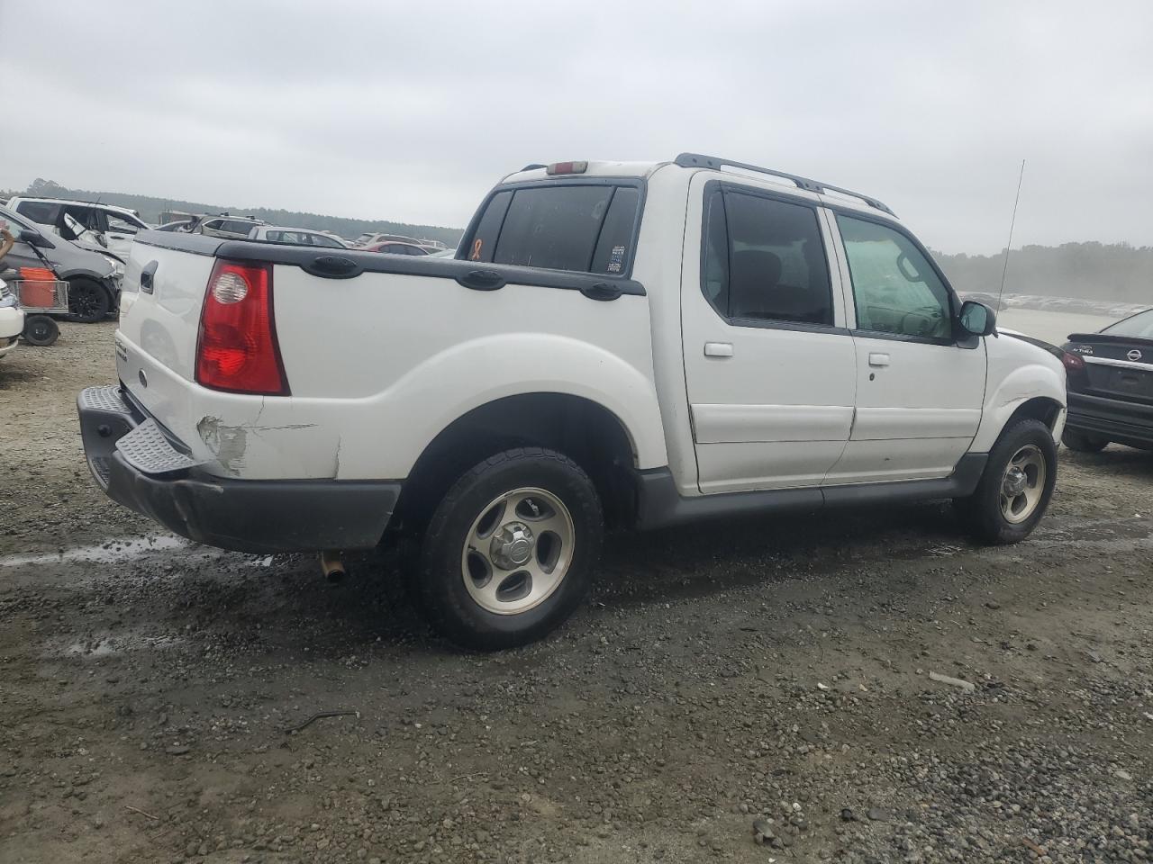 2004 Ford Explorer - Image 3