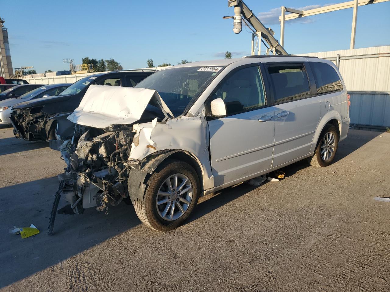 2016 Dodge Caravan - Image 1