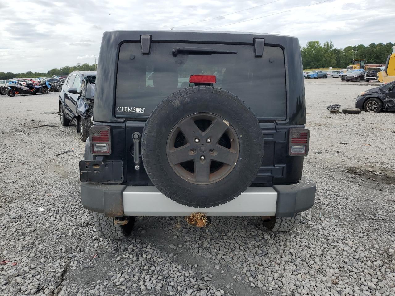 1J4AA5D13BL633198 2011 Jeep Wrangler Sahara