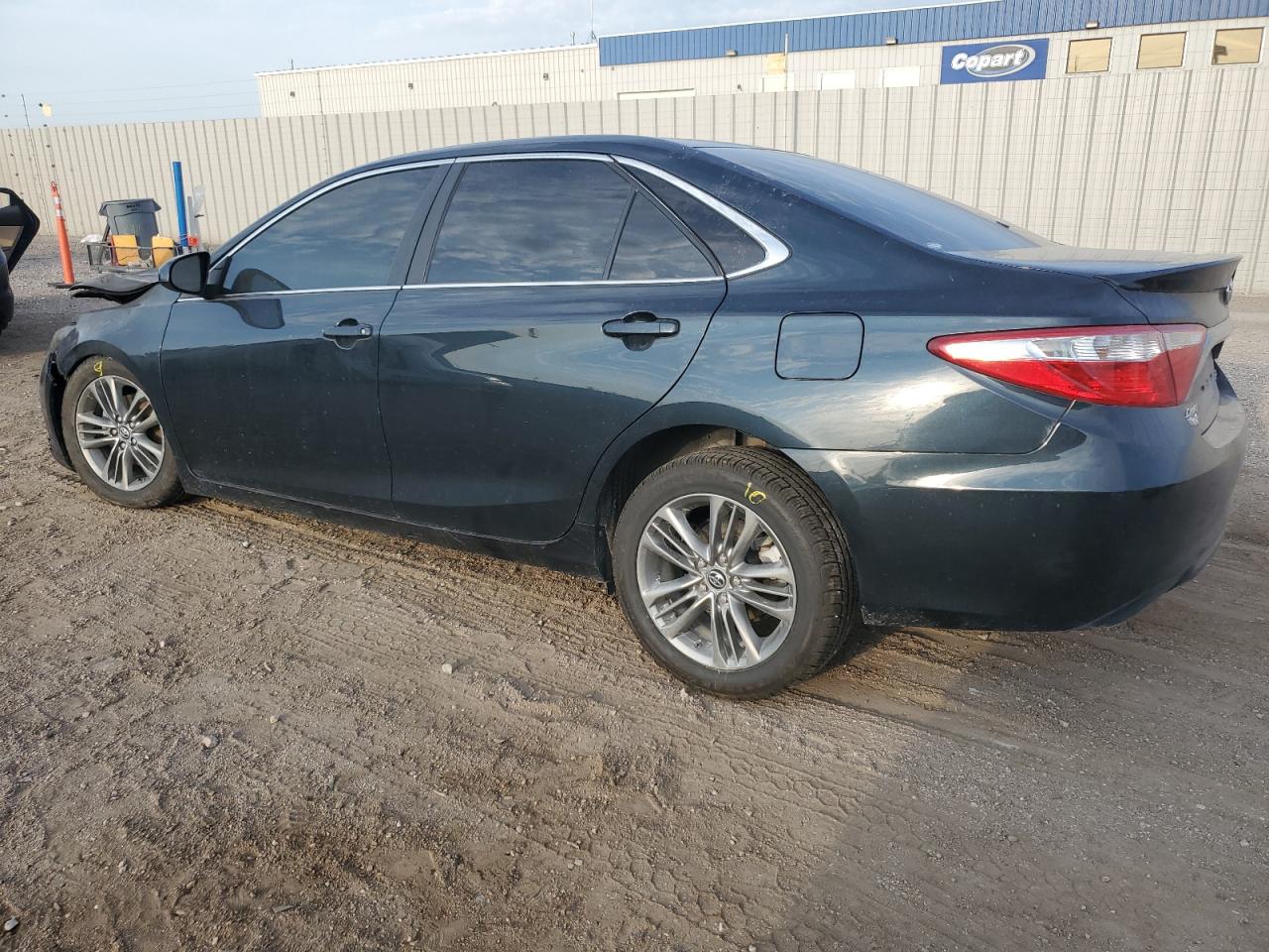 VIN 4T1BF1FK2GU612284 2016 TOYOTA CAMRY no.2