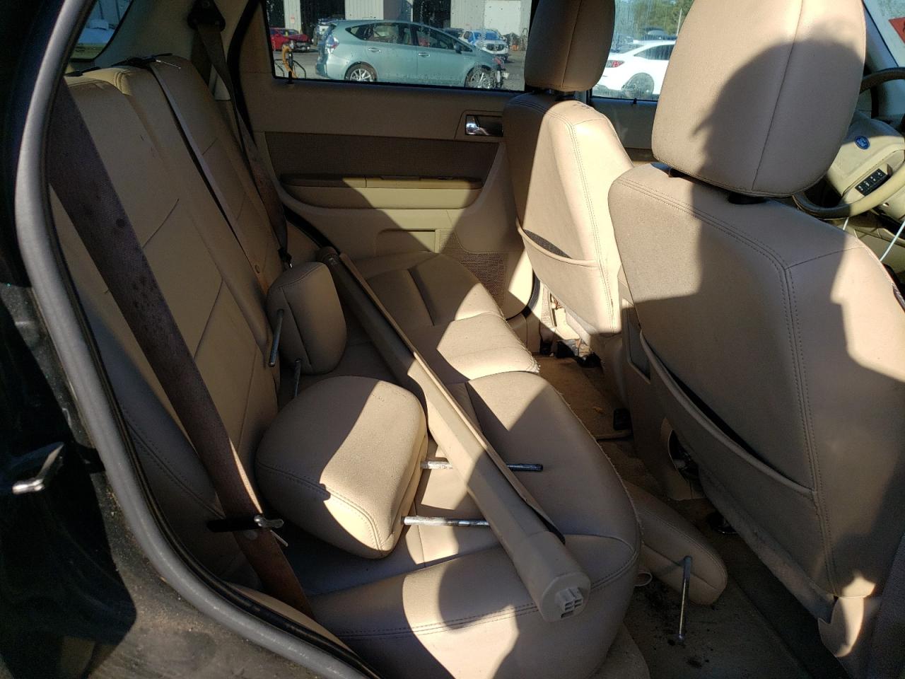 2011 Ford Escape - Image 11