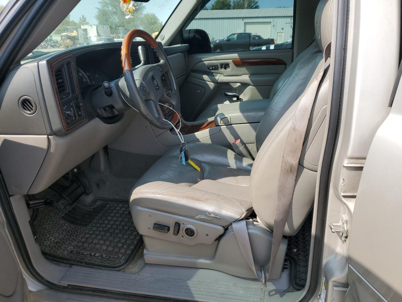 1GYEK63N24R204093 2004 Cadillac Escalade Luxury