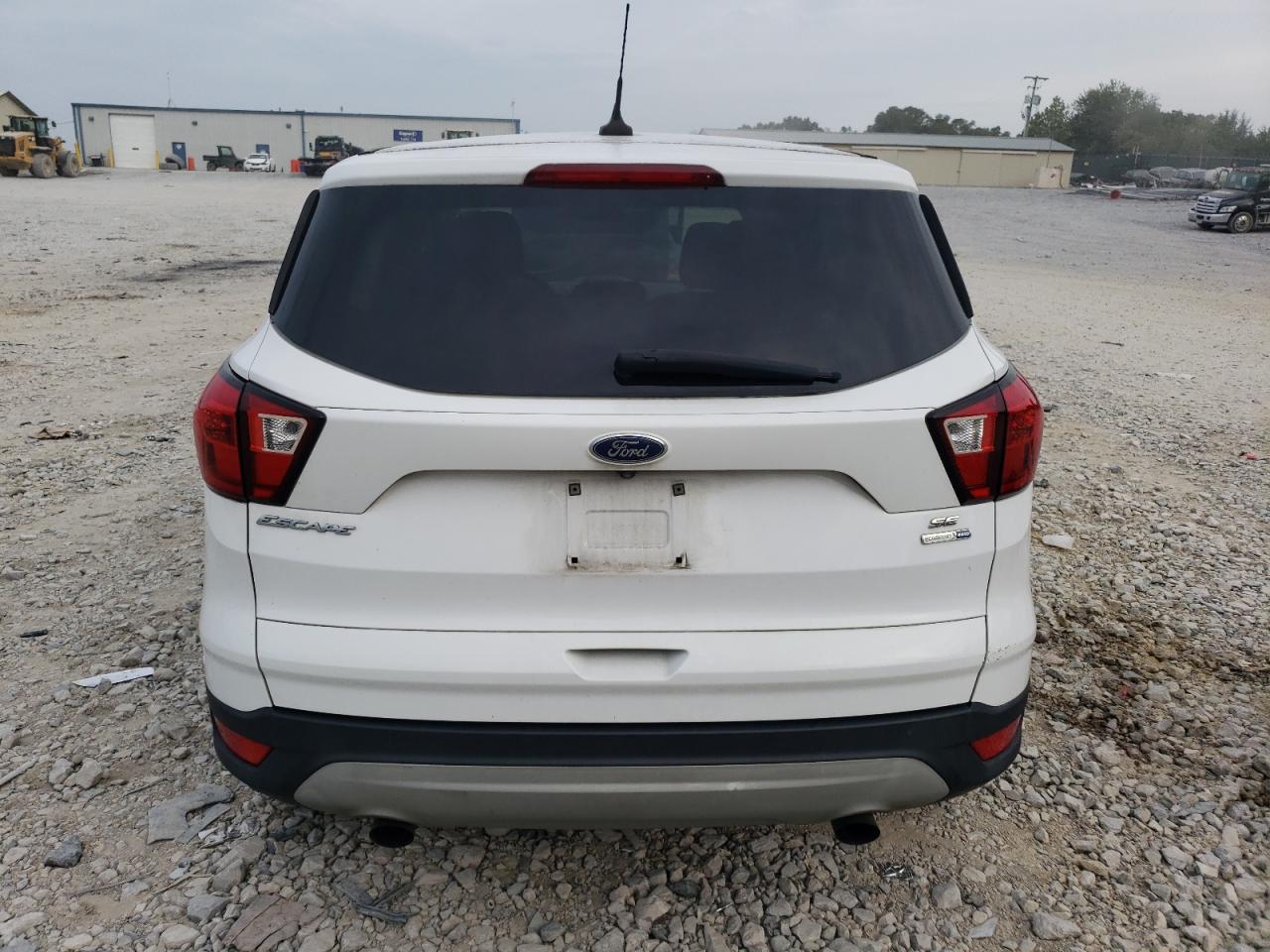 1FMCU9GD5KUC17548 2019 Ford Escape Se