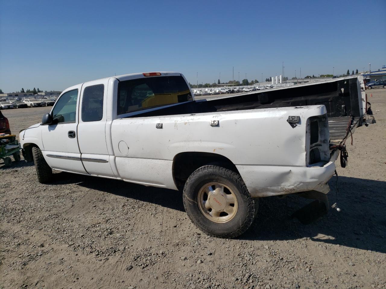 2003 GMC Sierra - Image 2