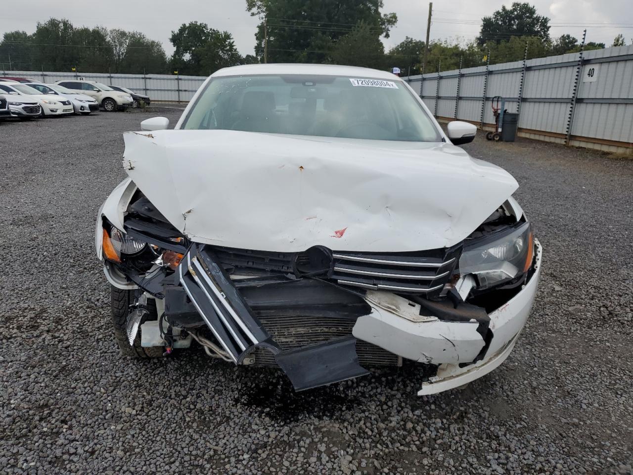 2014 Volkswagen Passat - Image 5