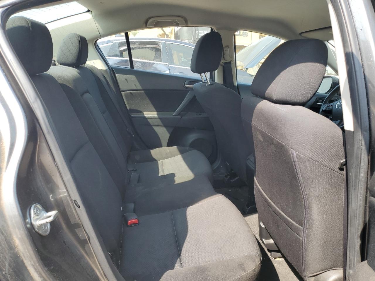 2011 Mazda 3 - Image 10