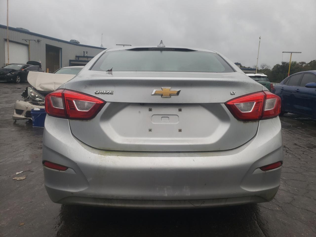 1G1BE5SM1J7154614 2018 Chevrolet Cruze Lt