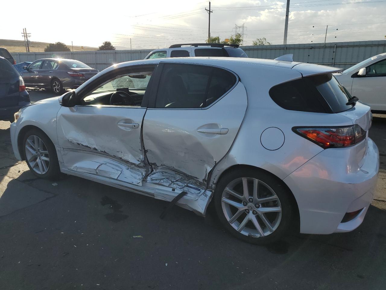 VIN JTHKD5BH0F2239735 2015 LEXUS CT 200 no.2