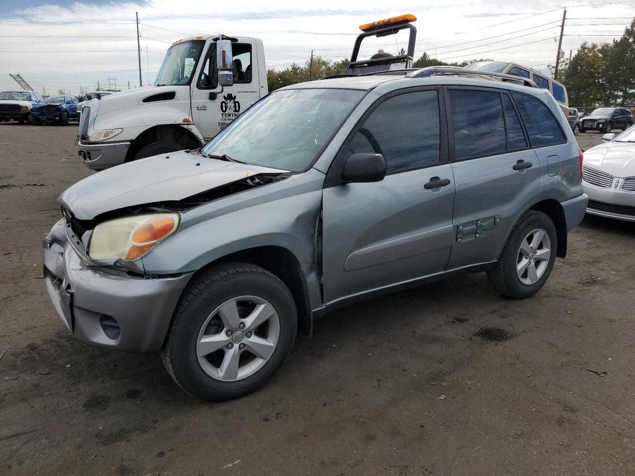 2004 Toyota RAV 4 - Image 1