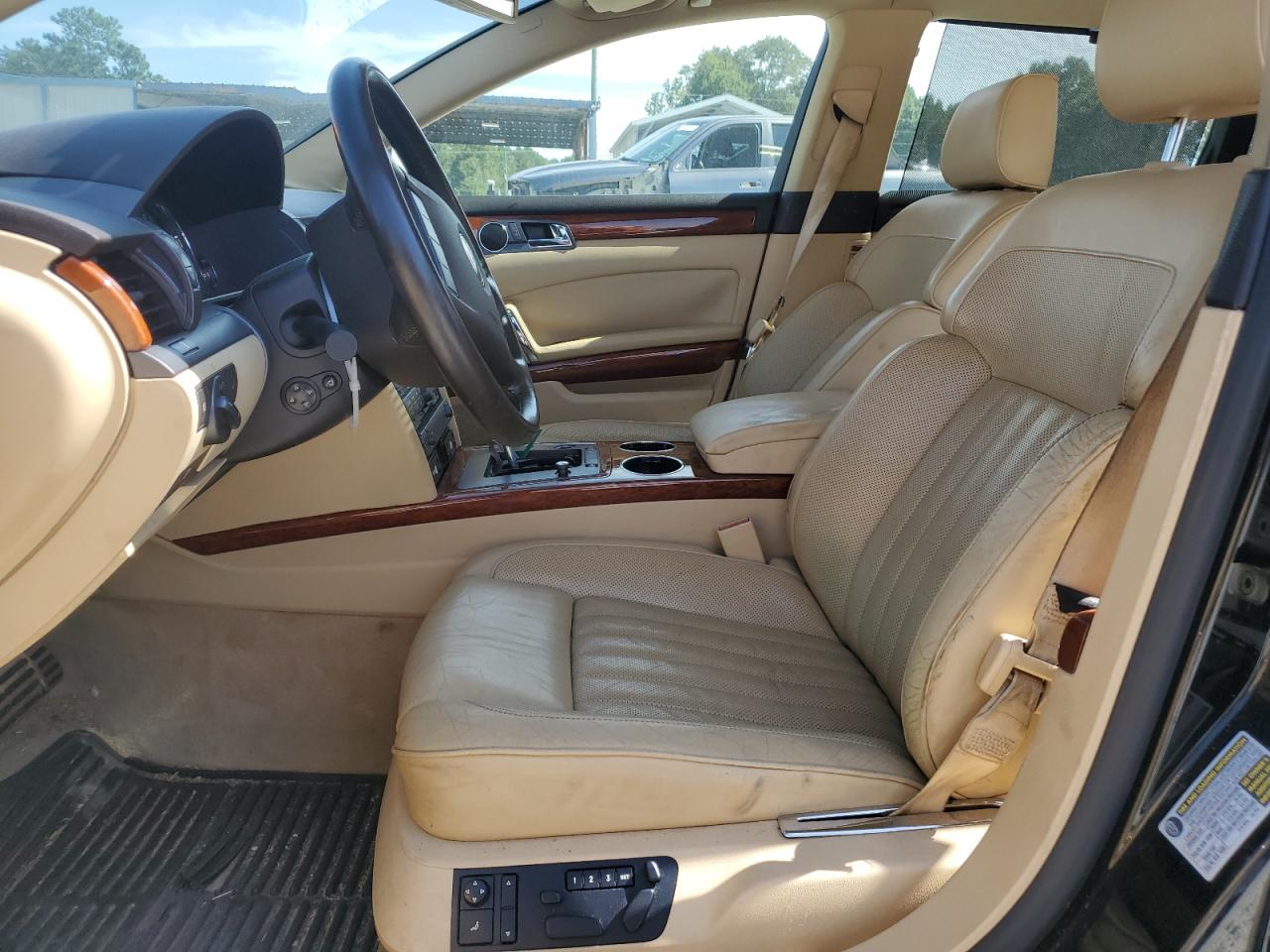 WVWAF93D258000581 2005 Volkswagen Phaeton 4.2