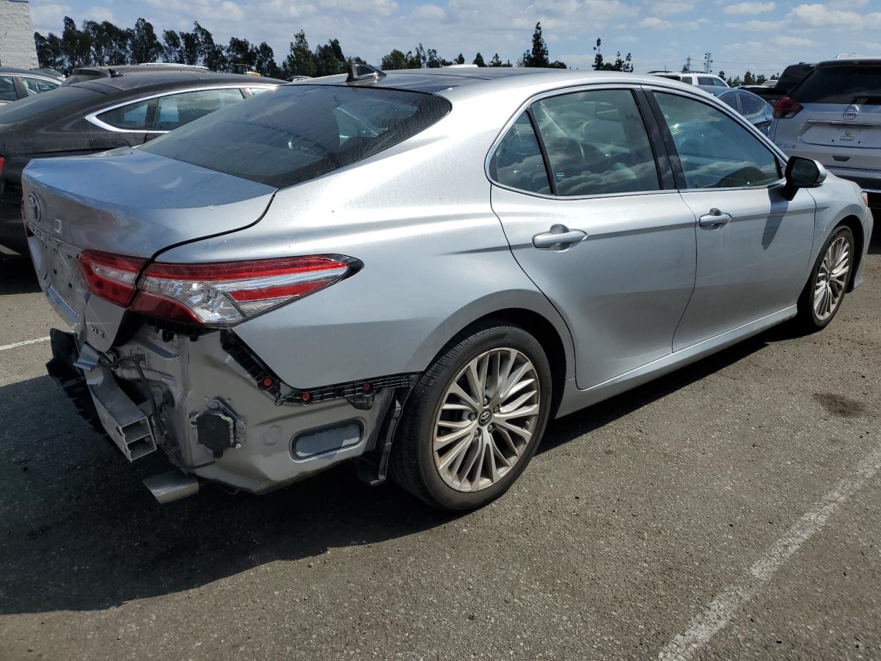 VIN 4T1B11HK9JU045803 2018 TOYOTA CAMRY no.3