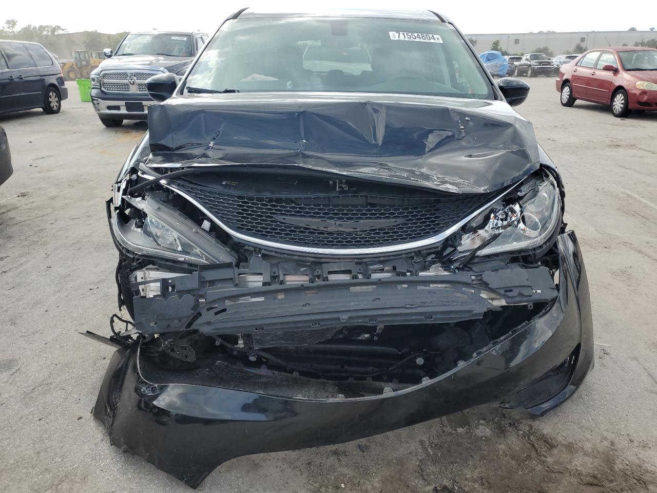 2018 Chrysler Pacifica - Image 5