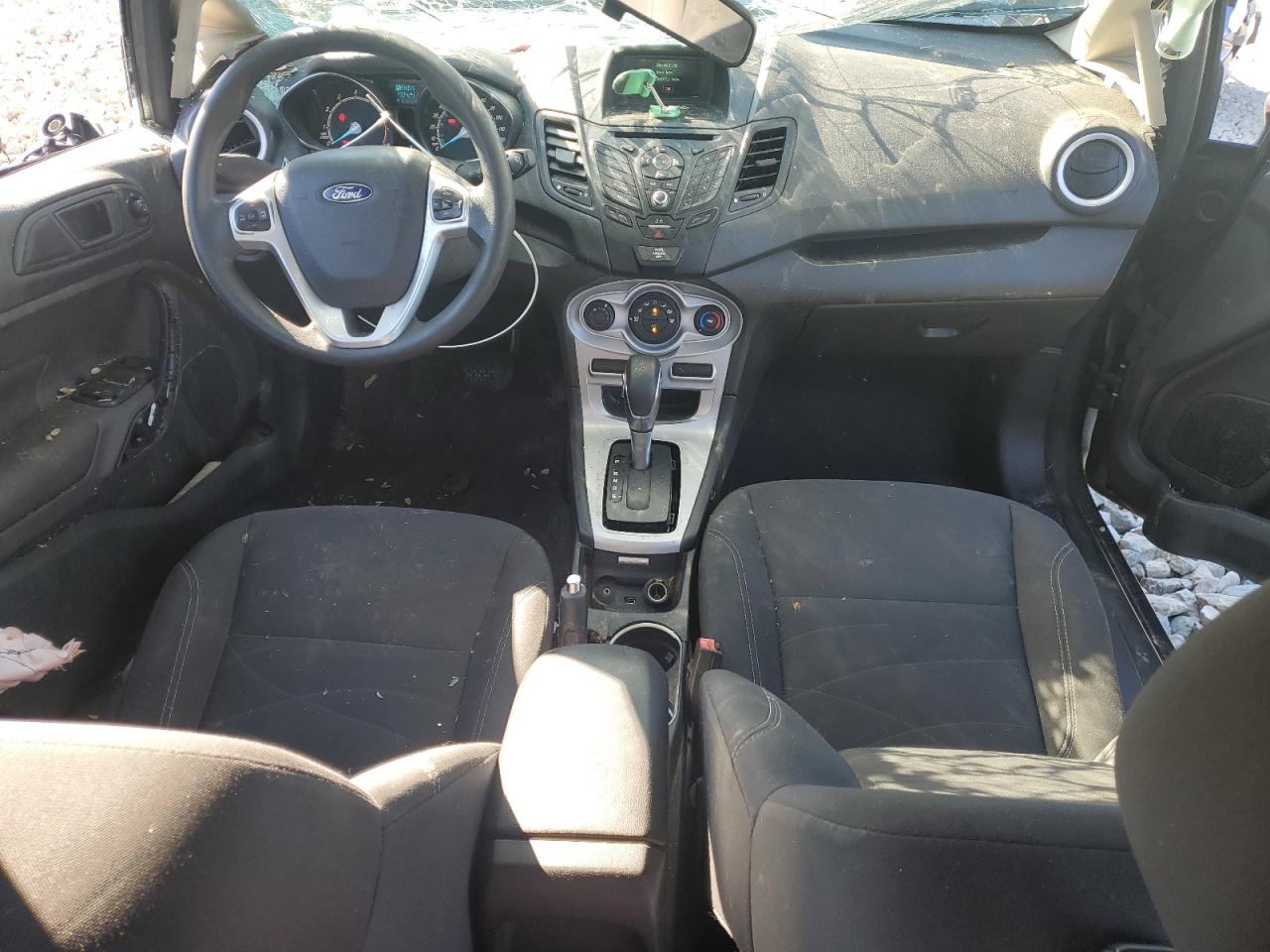 3FADP4BJ5JM128667 2018 Ford Fiesta Se