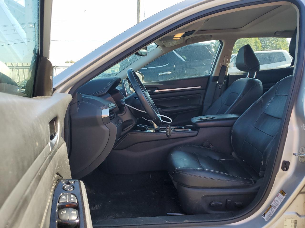 2020 Nissan Altima - Image 7