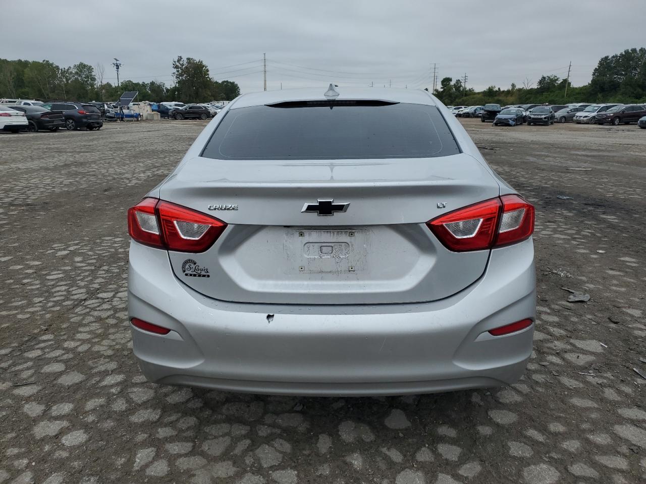 2018 Chevrolet Cruze Lt VIN: 1G1BE5SM2J7125199 Lot: 71398814