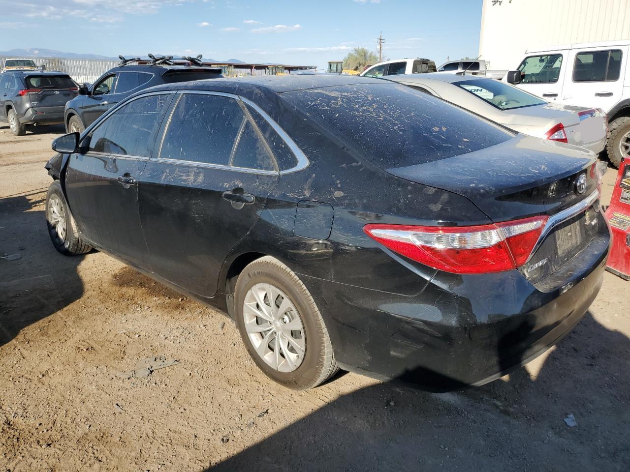 4T1BF1FK9HU649267 2017 TOYOTA CAMRY - Image 2