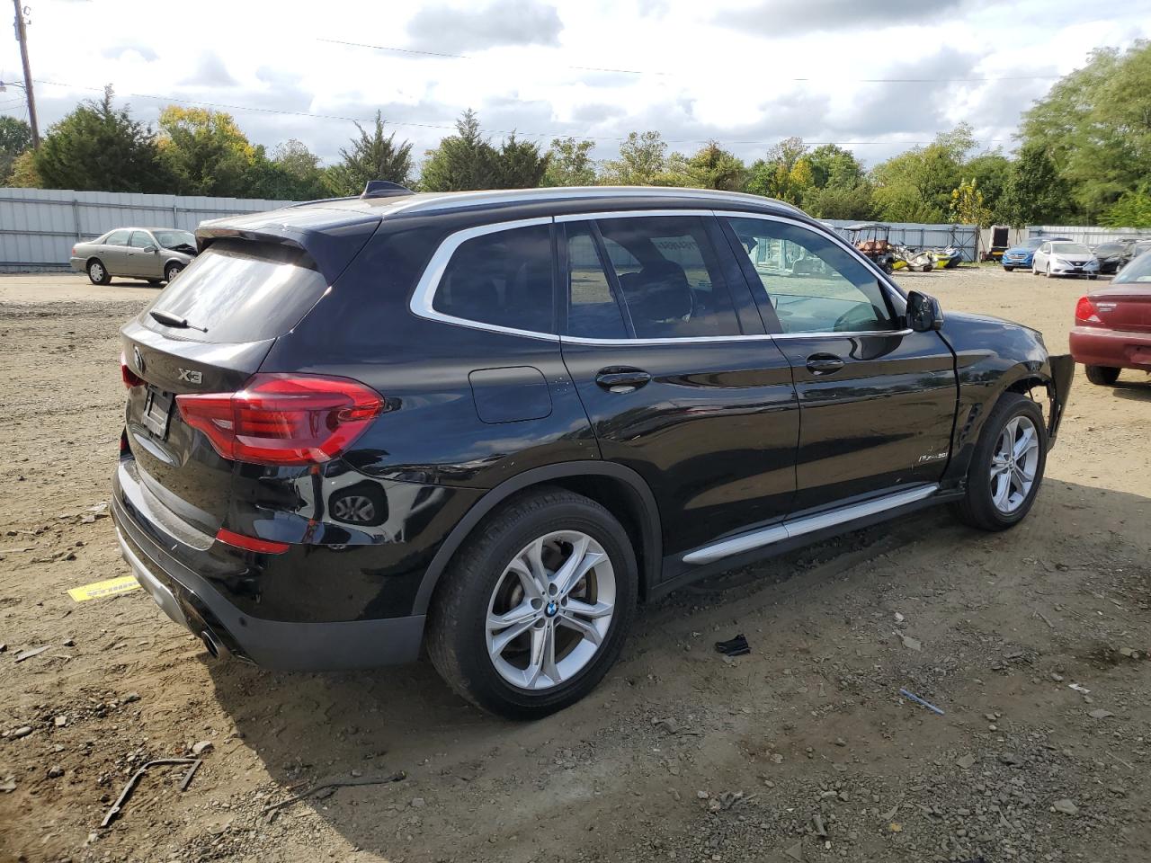 VIN 5UXTR9C56JLC73475 2018 BMW X3 no.3