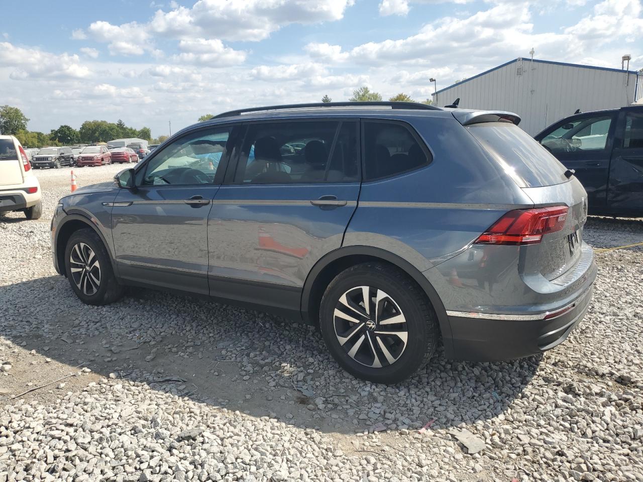 Фото: 3VVRB7AXXPM075397 - 2