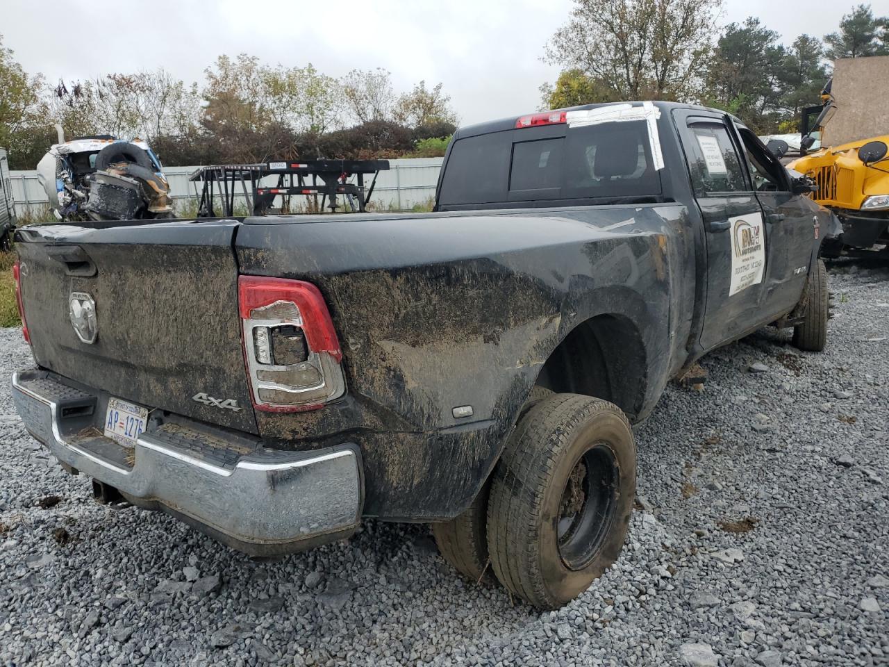 2020 RAM 3500 - Image 3