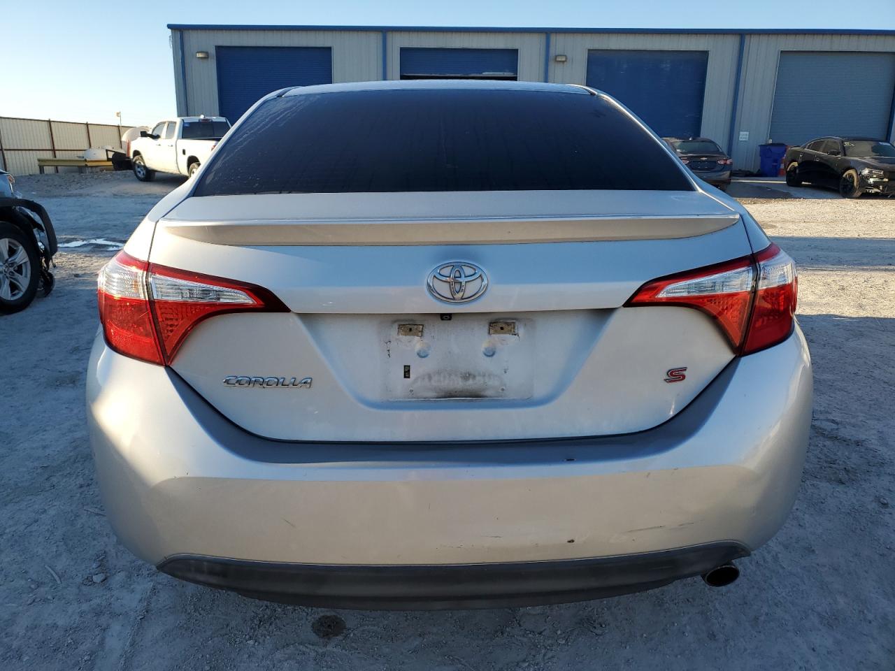 2015 Toyota Corolla L VIN: 5YFBURHE2FP227402 Lot: 73279414