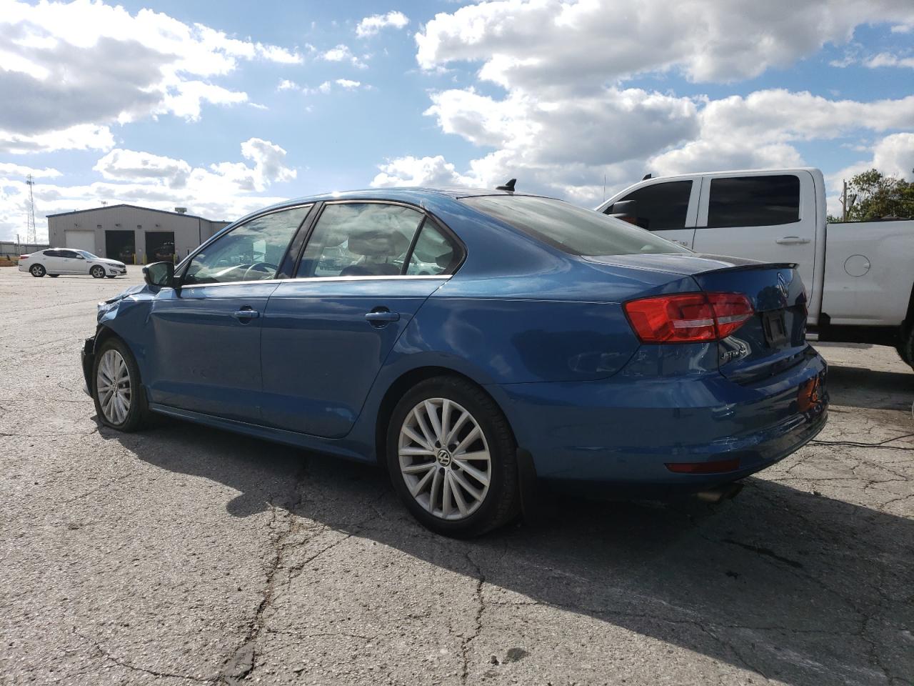 2015 Volkswagen Jetta - Image 2
