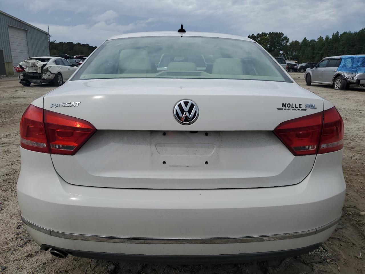 1VWCH7A3XDC015985 2013 Volkswagen Passat Sel