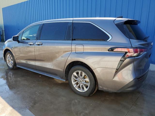 5TDYRKEC4NS106253 Toyota All Models SIENNA XLE 2