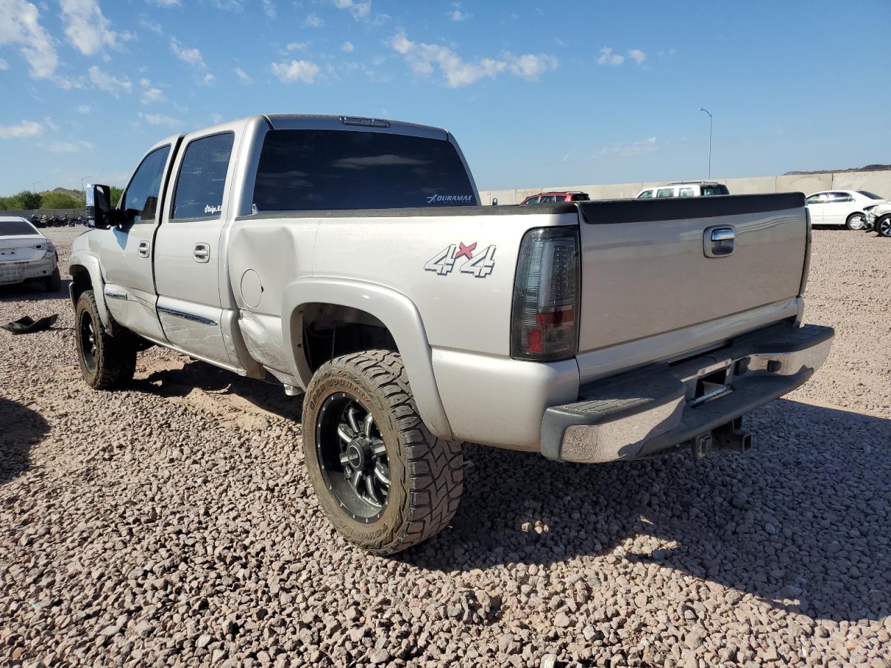 2005 GMC Sierra - Image 2