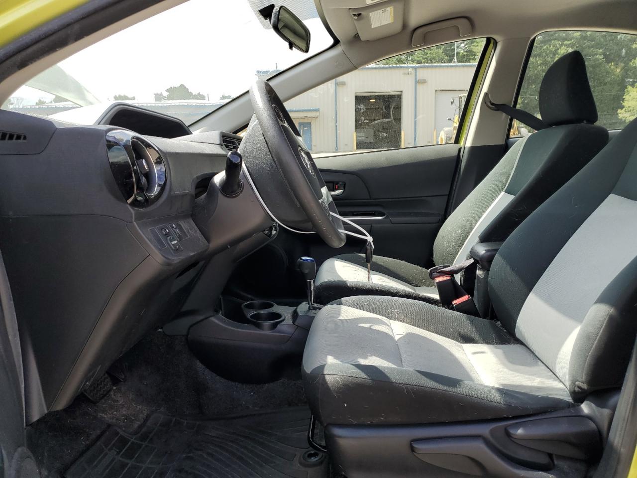 JTDKDTB37F1103070 2015 Toyota Prius C
