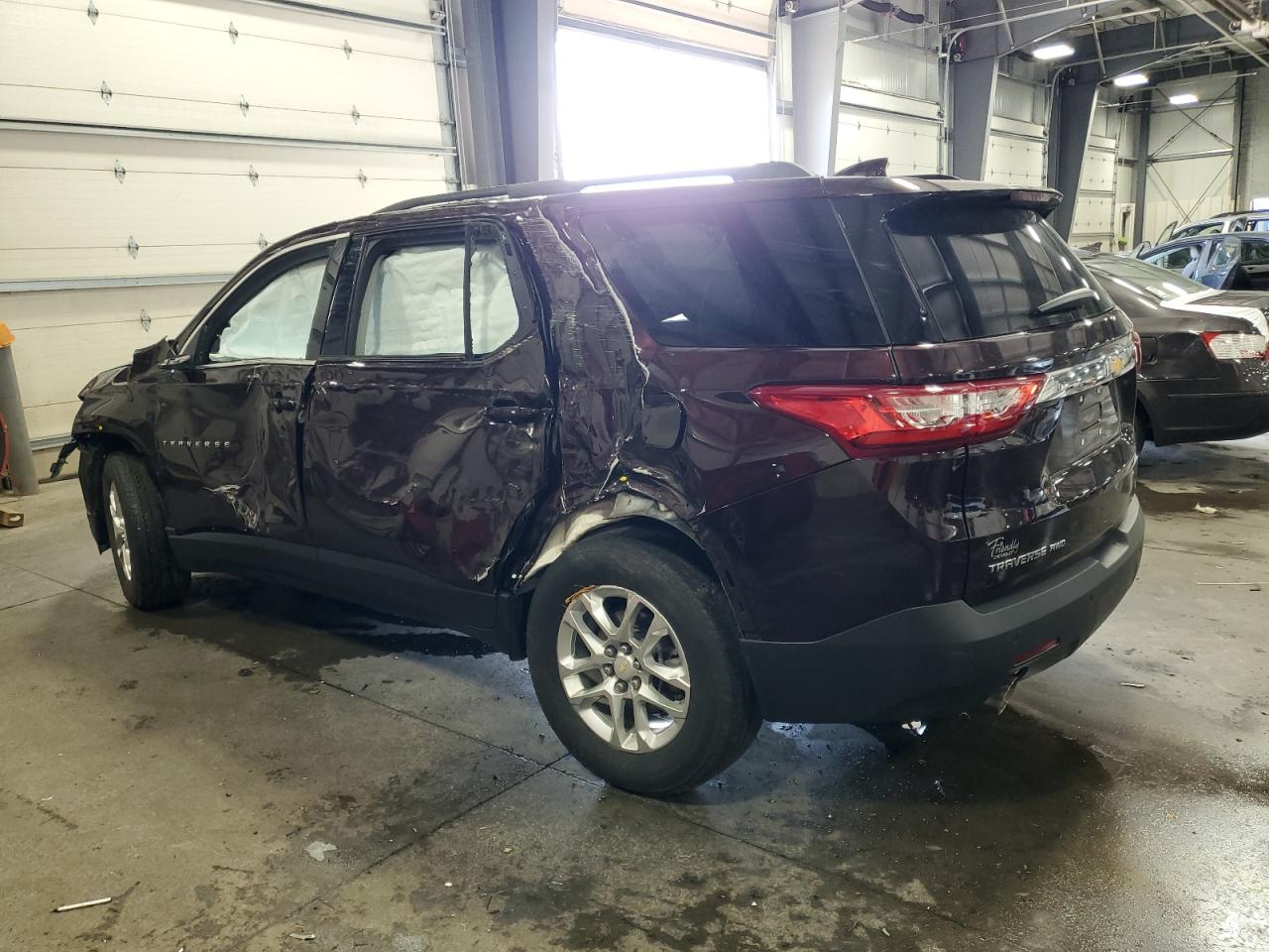 1GNEVGKW7MJ125828 2021 CHEVROLET TRAVERSE - Image 2