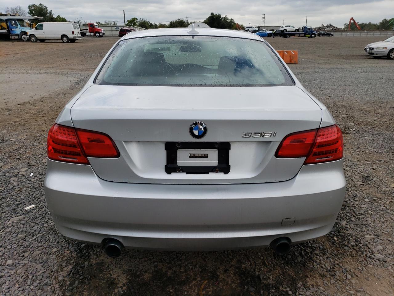 WBAKF9C51BE619907 2011 BMW 335 Xi