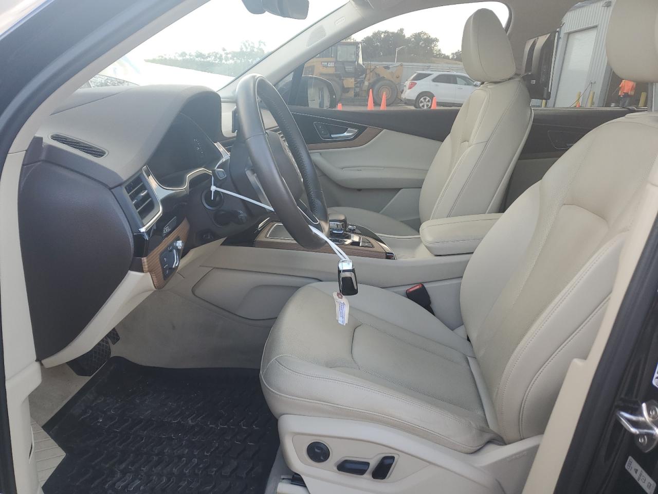 WA1VAAF7XHD032899 2017 Audi Q7 Prestige