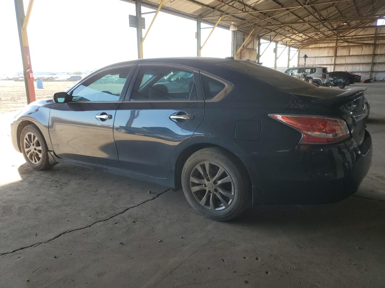 2015 Nissan Altima - Image 2