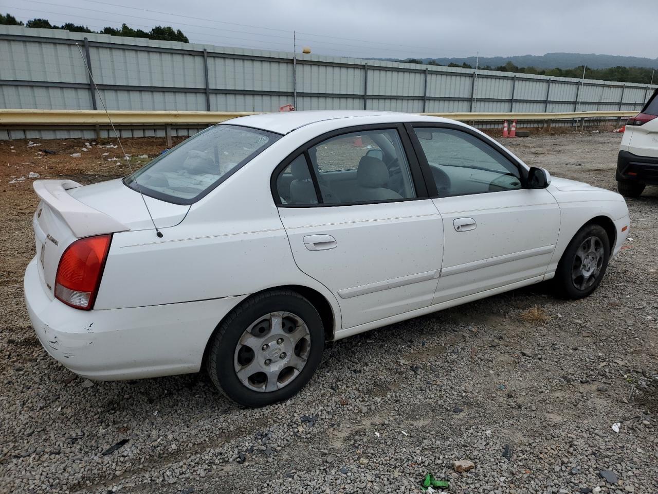 KMHDN45D82U245688 2002 Hyundai Elantra Gls