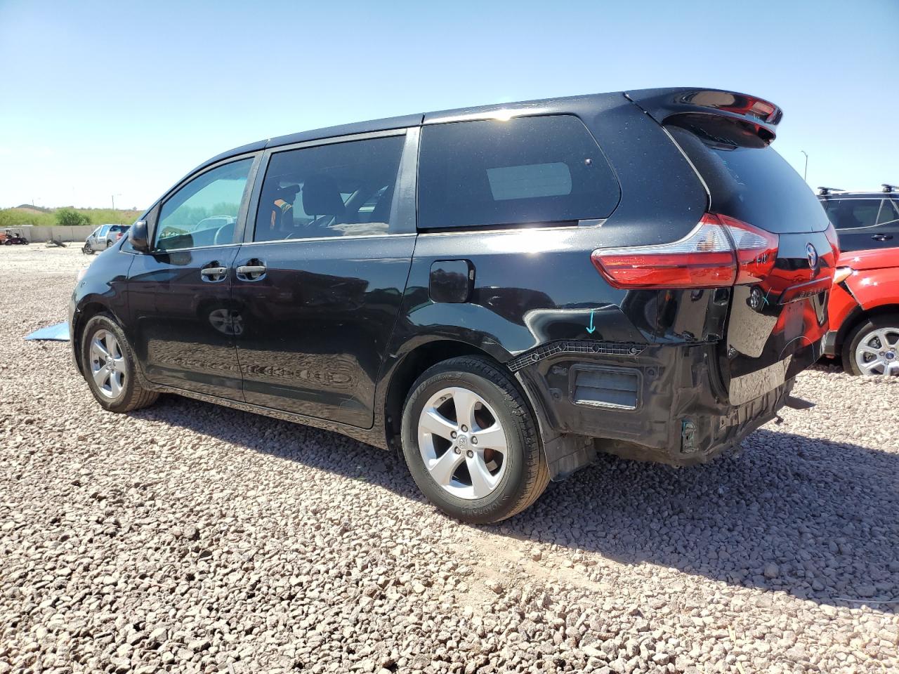 5TDZK3DC3FS548734 2015 TOYOTA SIENNA - Image 2